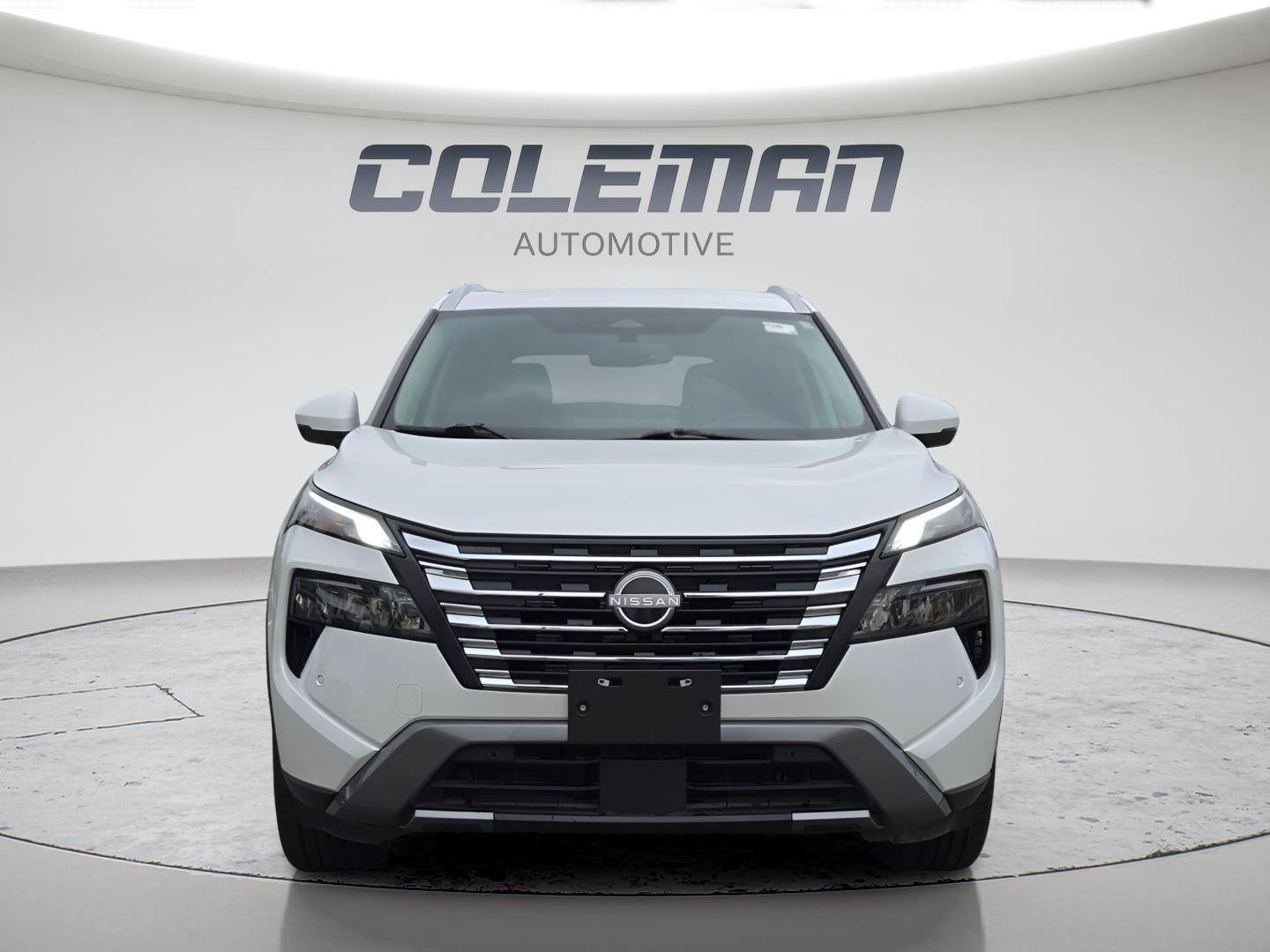 Used 2026 Nissan Rogue SL AWD/4WD image 2