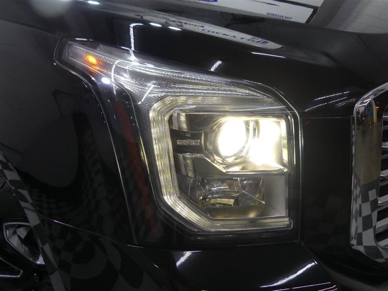 Used 2019 GMC Yukon Denali w/ Denali Ultimate Package AWD/4WD image 12