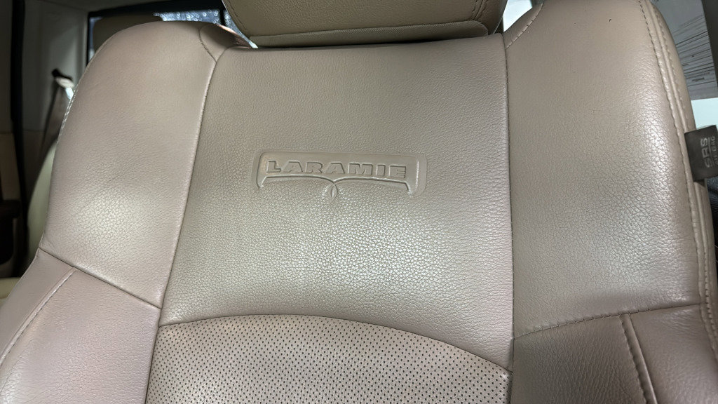Used 2014 RAM 1500 Laramie w/ Convenience Group RWD image 17