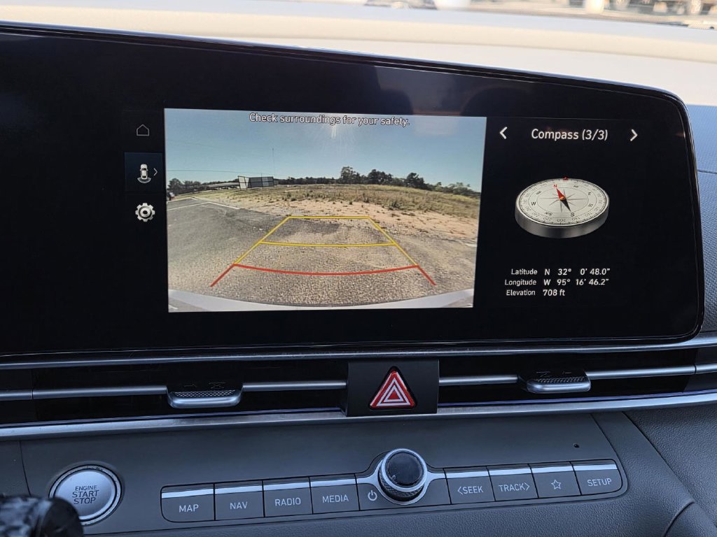 Used 2024 Hyundai Elantra SEL FWD image 31