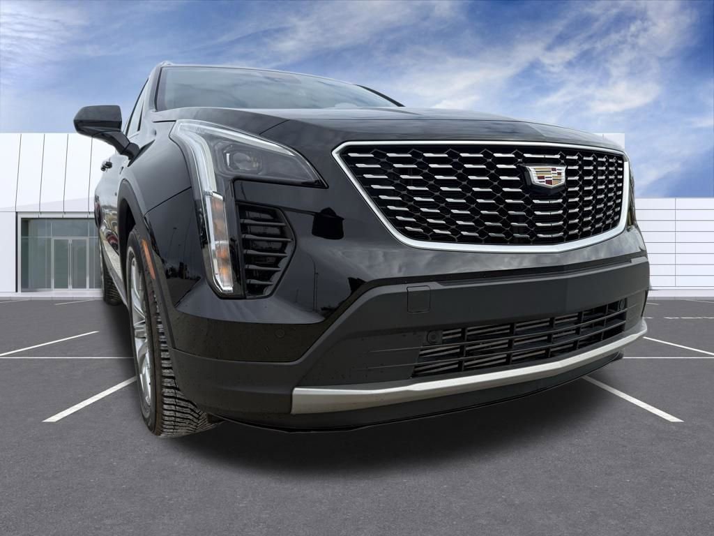 Used 2019 Cadillac XT4 Premium Luxury w/ Cold Weather Package image 8