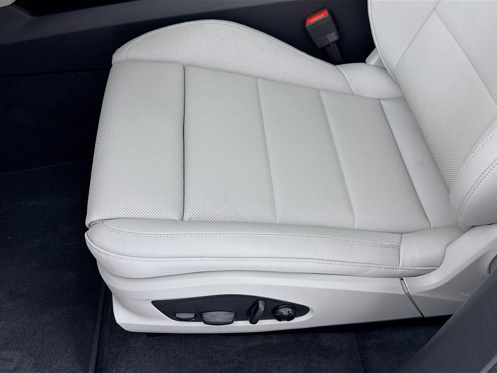 New 2026 Porsche Macan Electric image 14