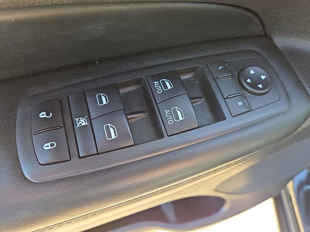 Used 2020 Jeep Grand Cherokee Altitude image 19