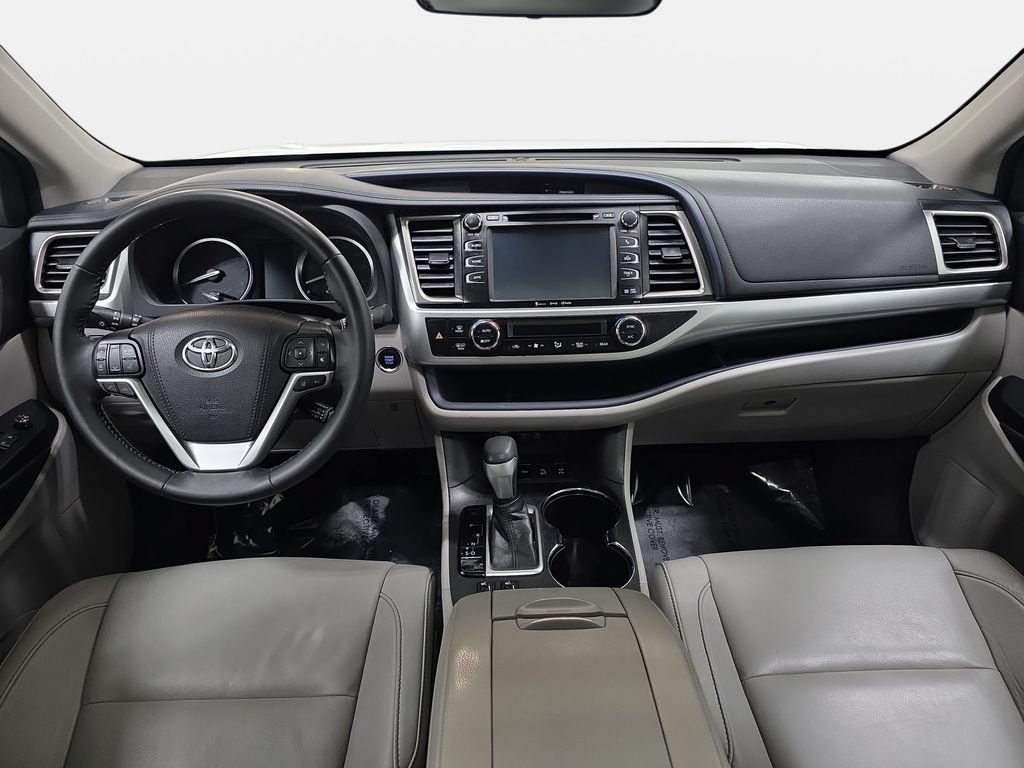 Used 2018 Toyota Highlander XLE w/ Protection Package #3 AWD/4WD image 10