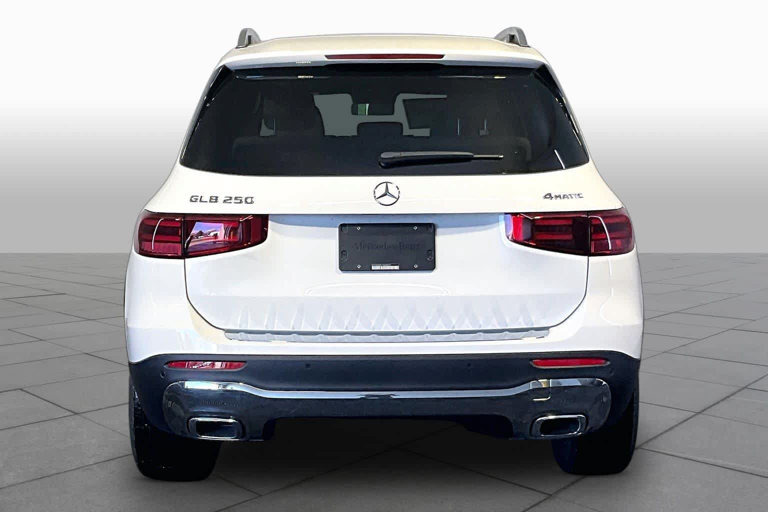 New 2026 Mercedes-Benz GLB 250 4MATIC image 4