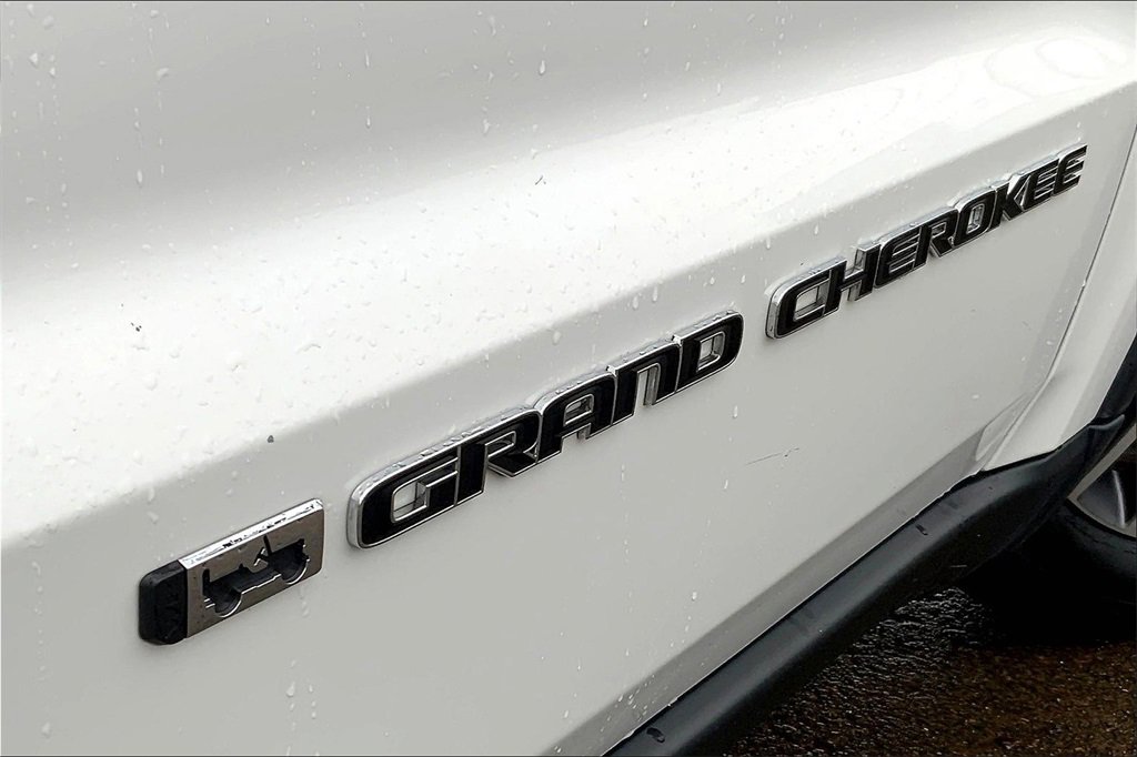 Used 2022 Jeep Grand Cherokee Limited image 10