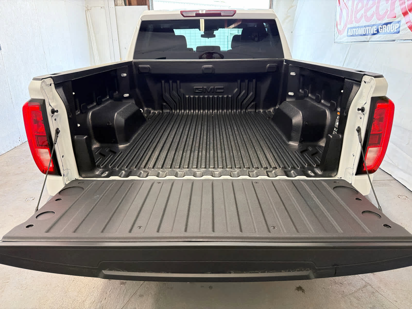 New 2026 GMC Sierra 1500 Elevation image 7