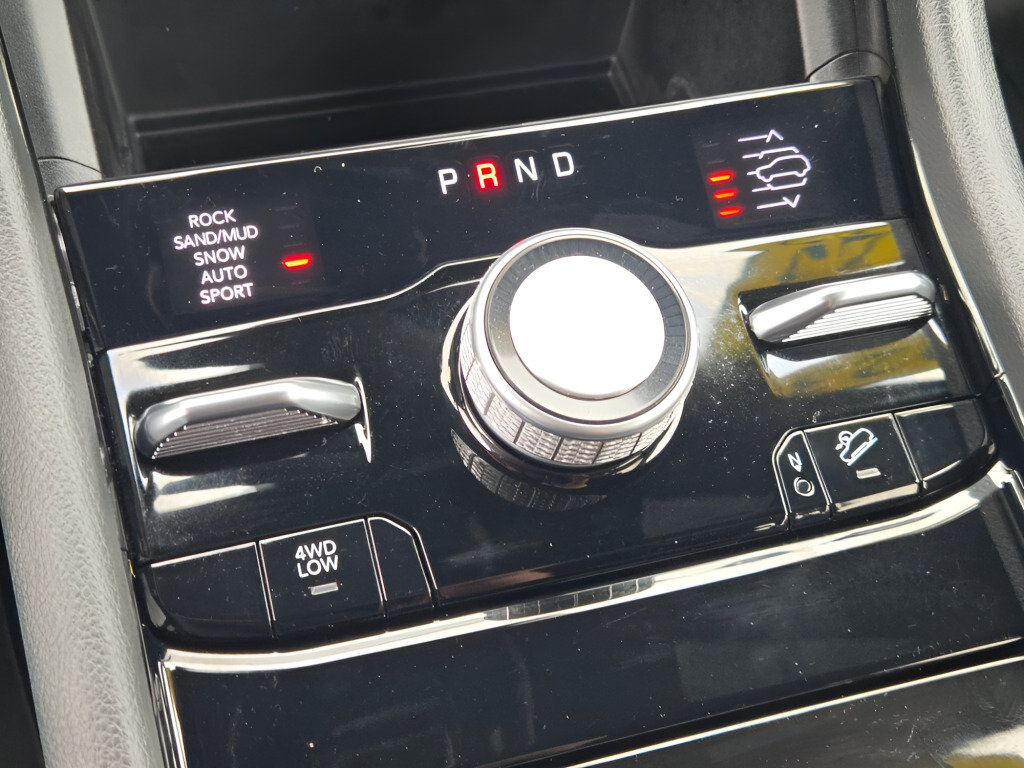 Certified 2023 Jeep Grand Cherokee Overland AWD/4WD image 35