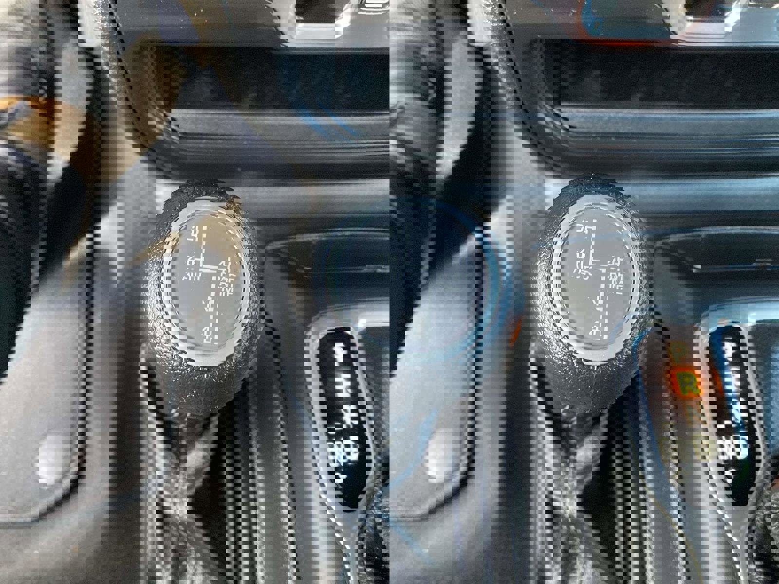 Used 2025 Jeep Wrangler Sahara AWD/4WD image 25