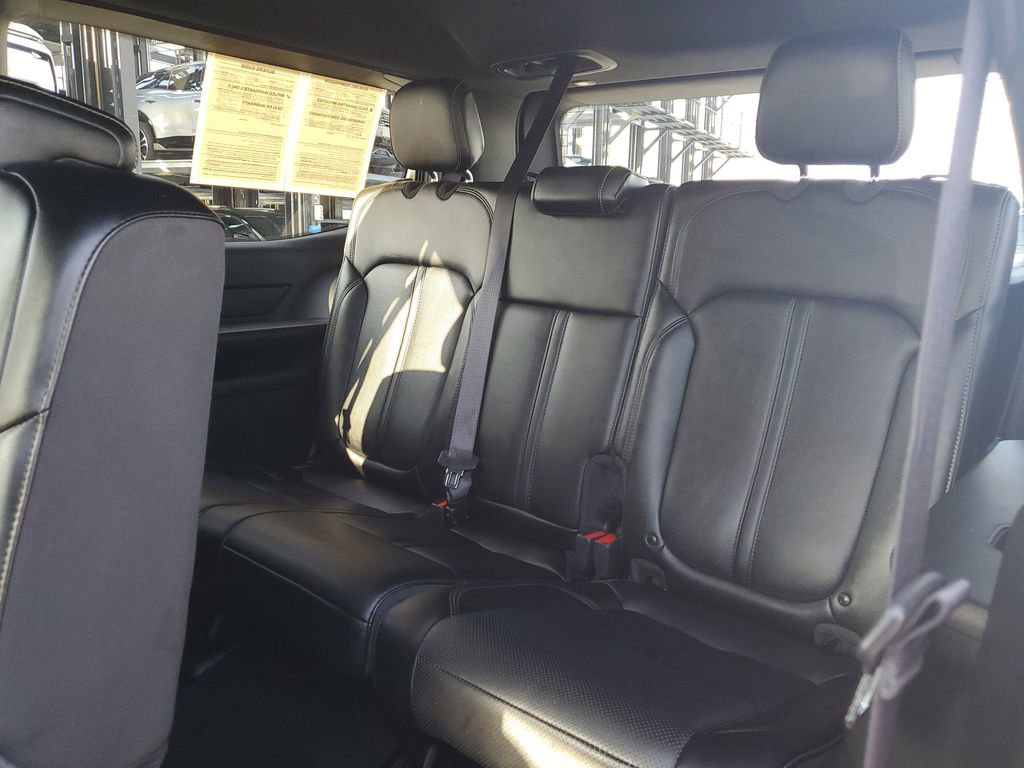 Used 2024 Jeep Wagoneer Series II w/ Flexible Seating Group RWD image 14