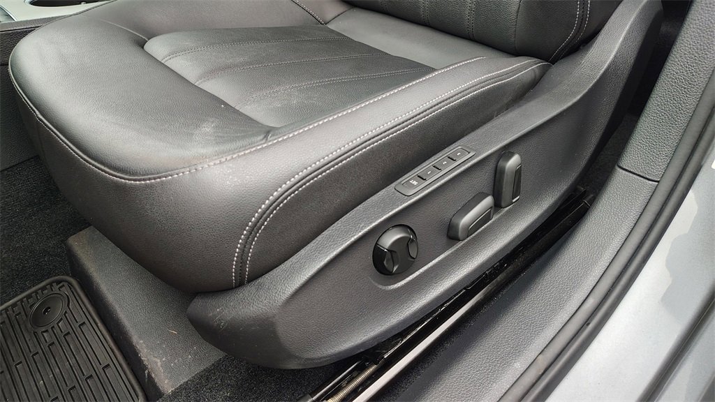 Used 2020 Volkswagen Passat 2.0T SEL image 11