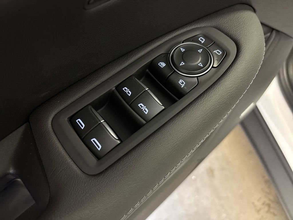New 2025 Cadillac XT5 Premium Luxury w/ Technology Package FWD image 21