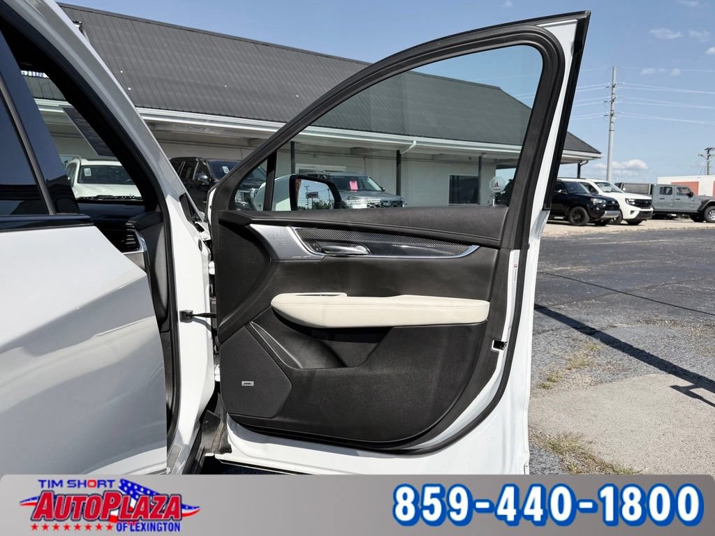 Used 2024 Cadillac XT6 Sport w/ Technology Package AWD/4WD image 32