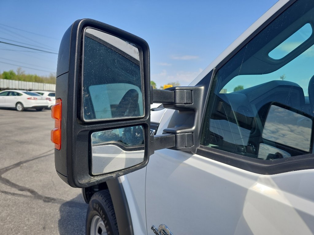 Used 2015 Ford F250 XL w/ Power Equipment Group AWD/4WD image 14