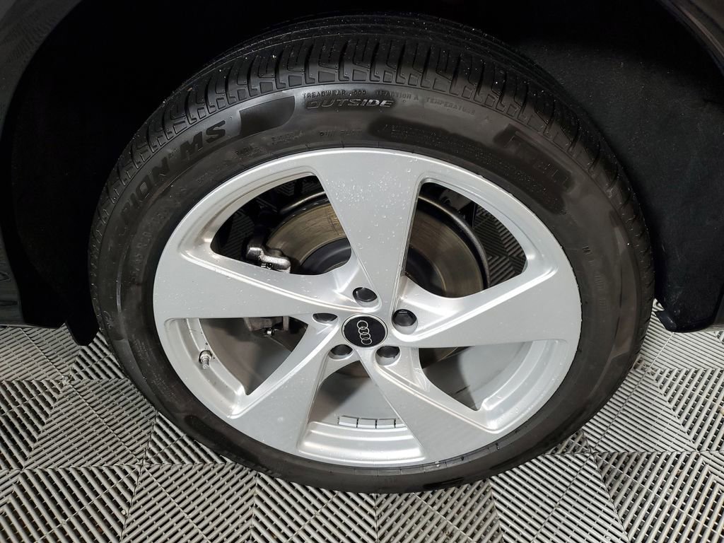 Used 2025 Audi Q5 Premium Plus w/ Premium Plus image 11