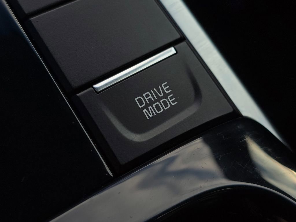 Certified 2020 Kia Niro EX w/ Cold Weather Package image 34