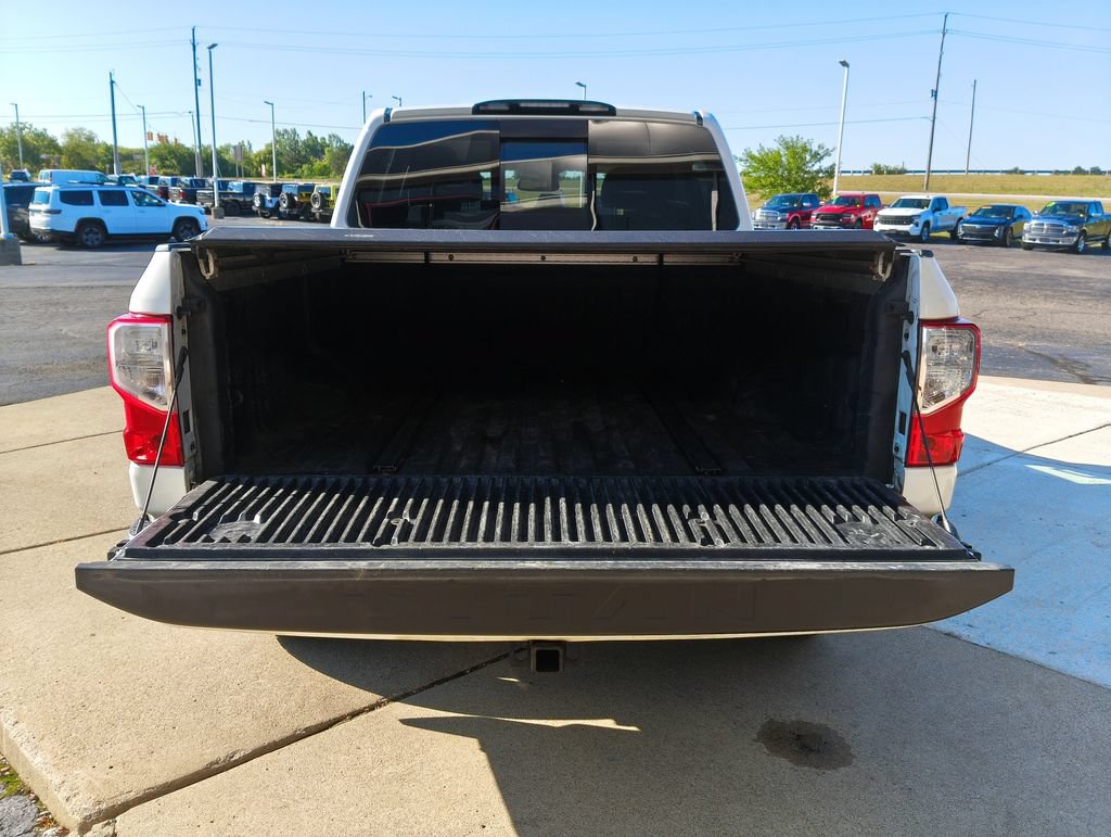 Used 2017 Nissan Titan SV AWD/4WD image 14
