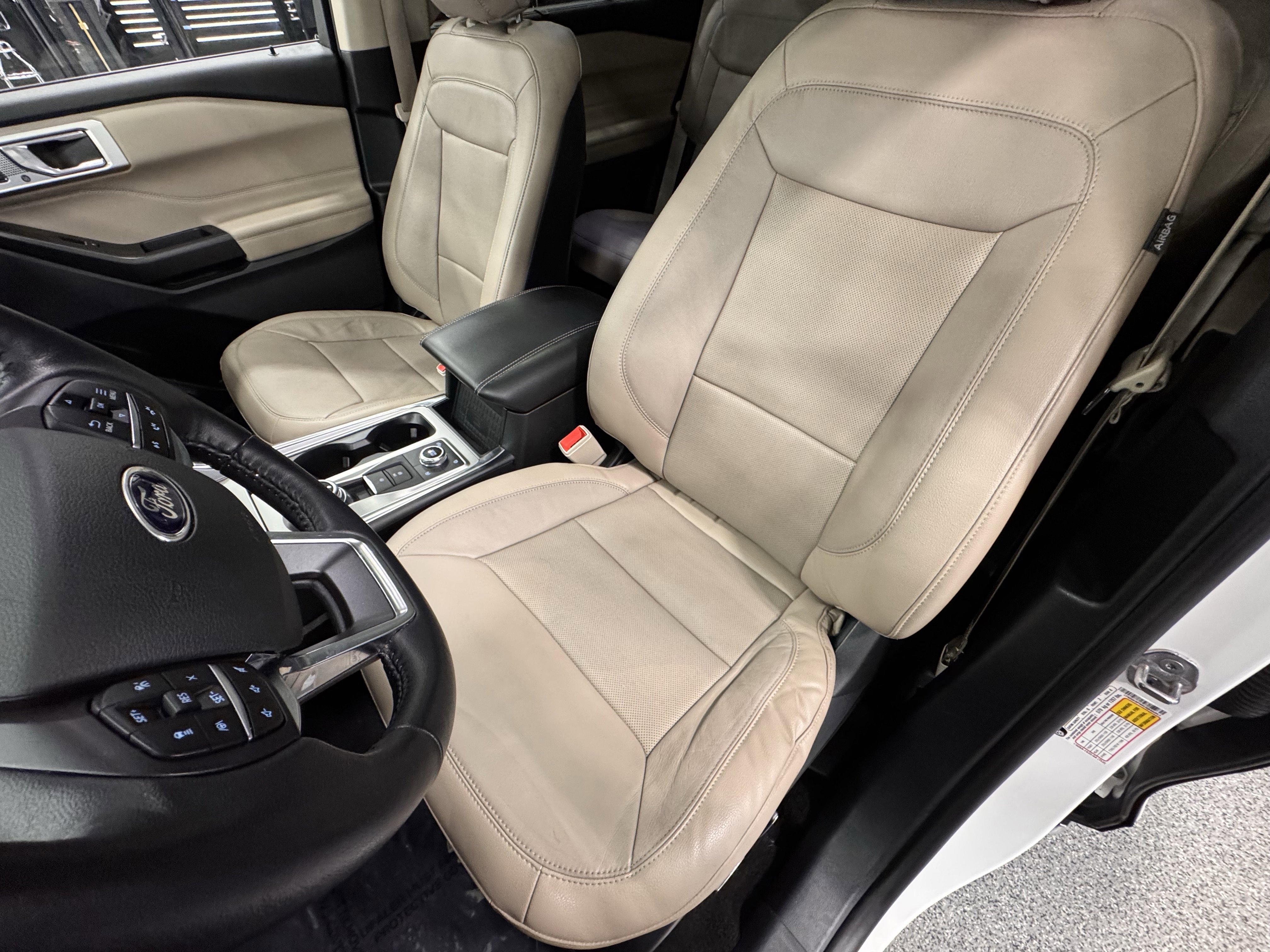 Used 2020 Ford Explorer Limited w/ Class III Trailer Tow Package image 19