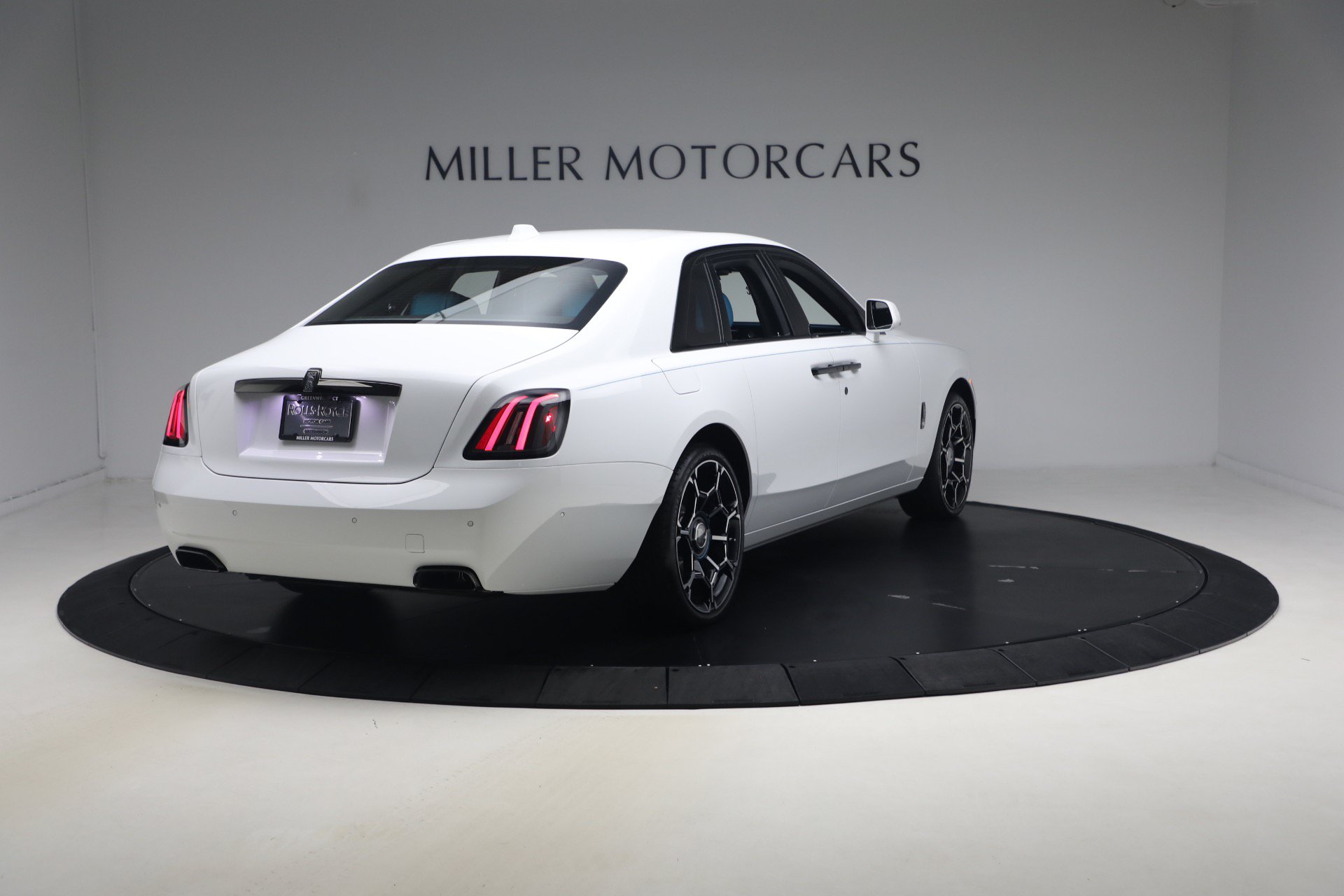 New 2027 Rolls-Royce Ghost Black Badge AWD/4WD image 2