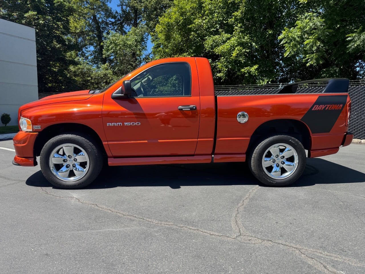 Used 2005 Dodge Ram 1500 Truck SLT w/ Daytona Edition Group AWD/4WD image 2