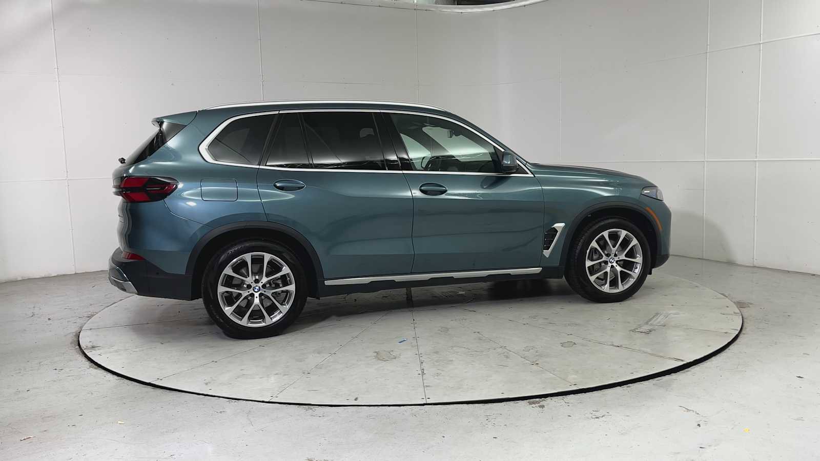 Certified 2026 BMW X5 xDrive40i image 8