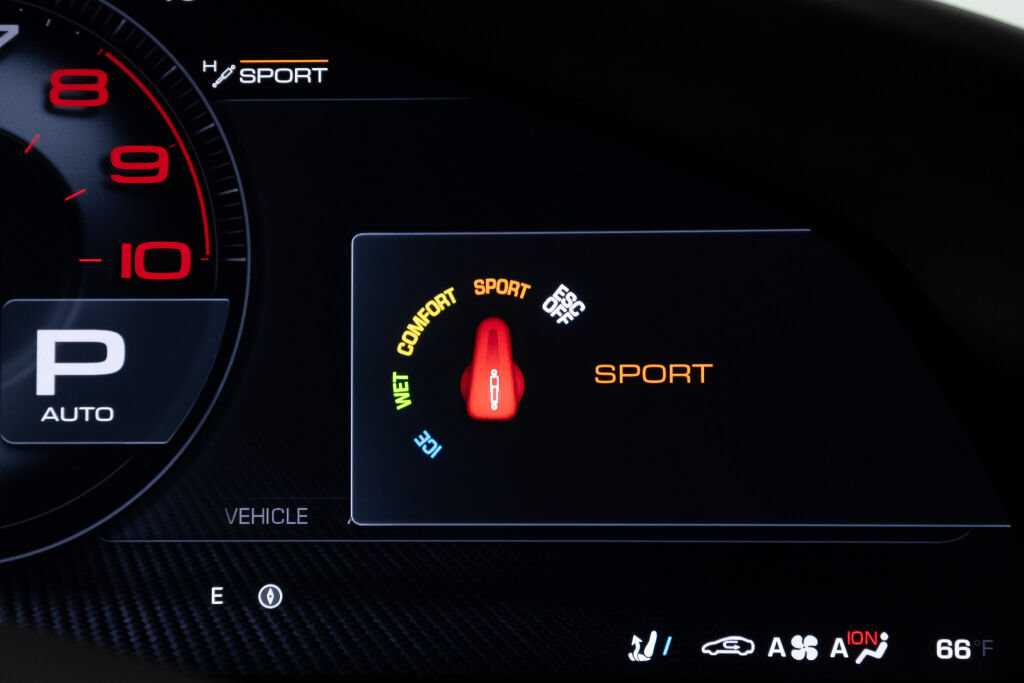 Used 2025 Ferrari Purosangue AWD/4WD image 37