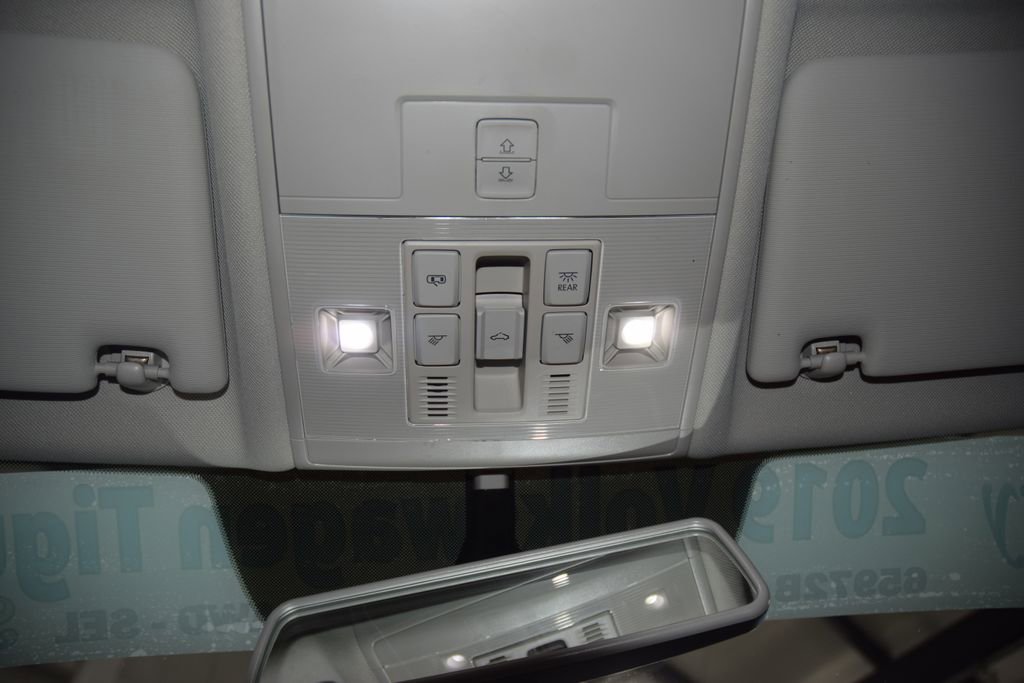 Used 2019 Volkswagen Tiguan SE w/ Panoramic Sunroof Package AWD/4WD image 48