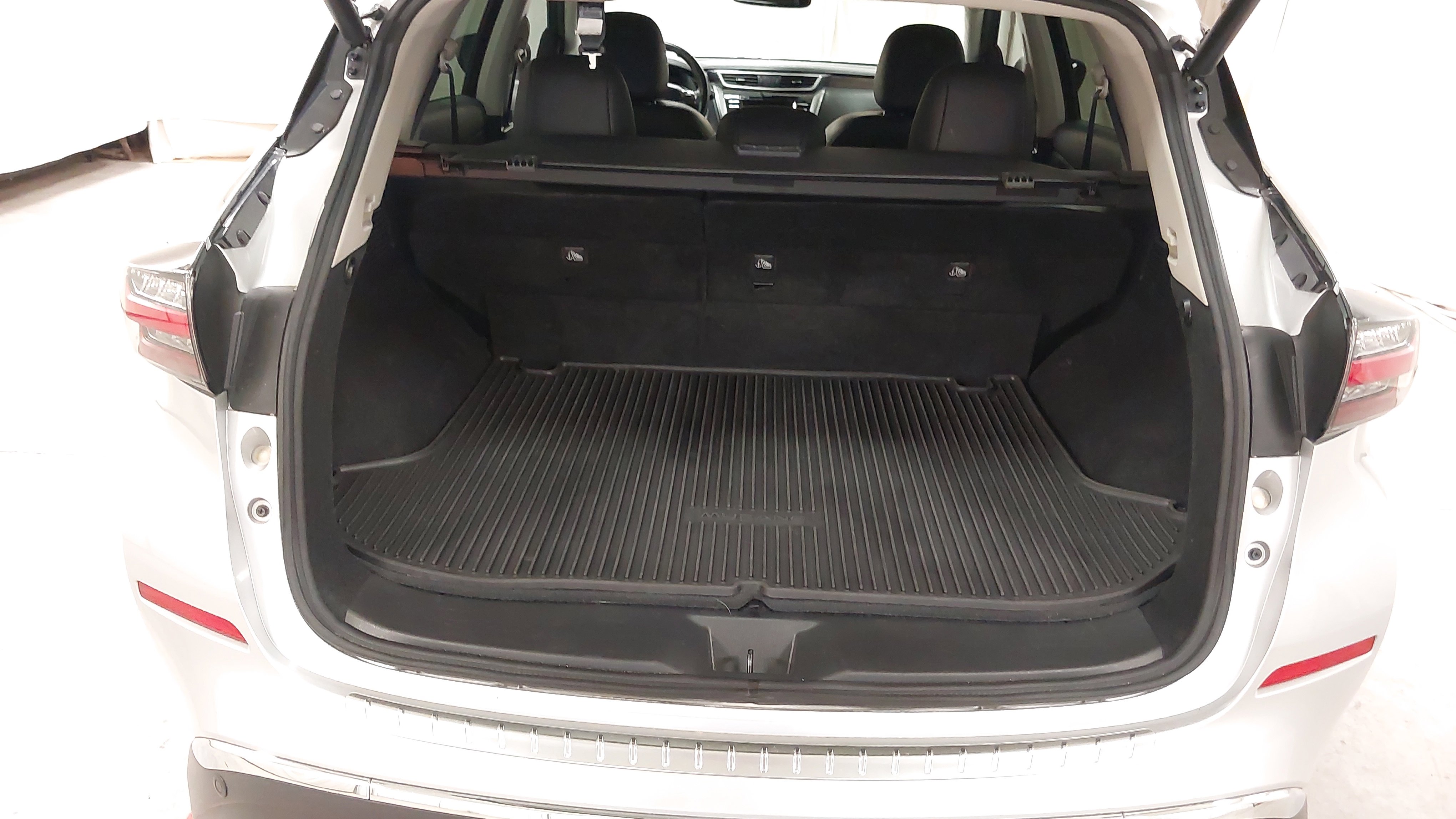 Used 2023 Nissan Murano Platinum w/ Cargo Package image 27