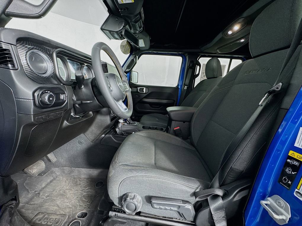 Used 2024 Jeep Wrangler Sahara image 15