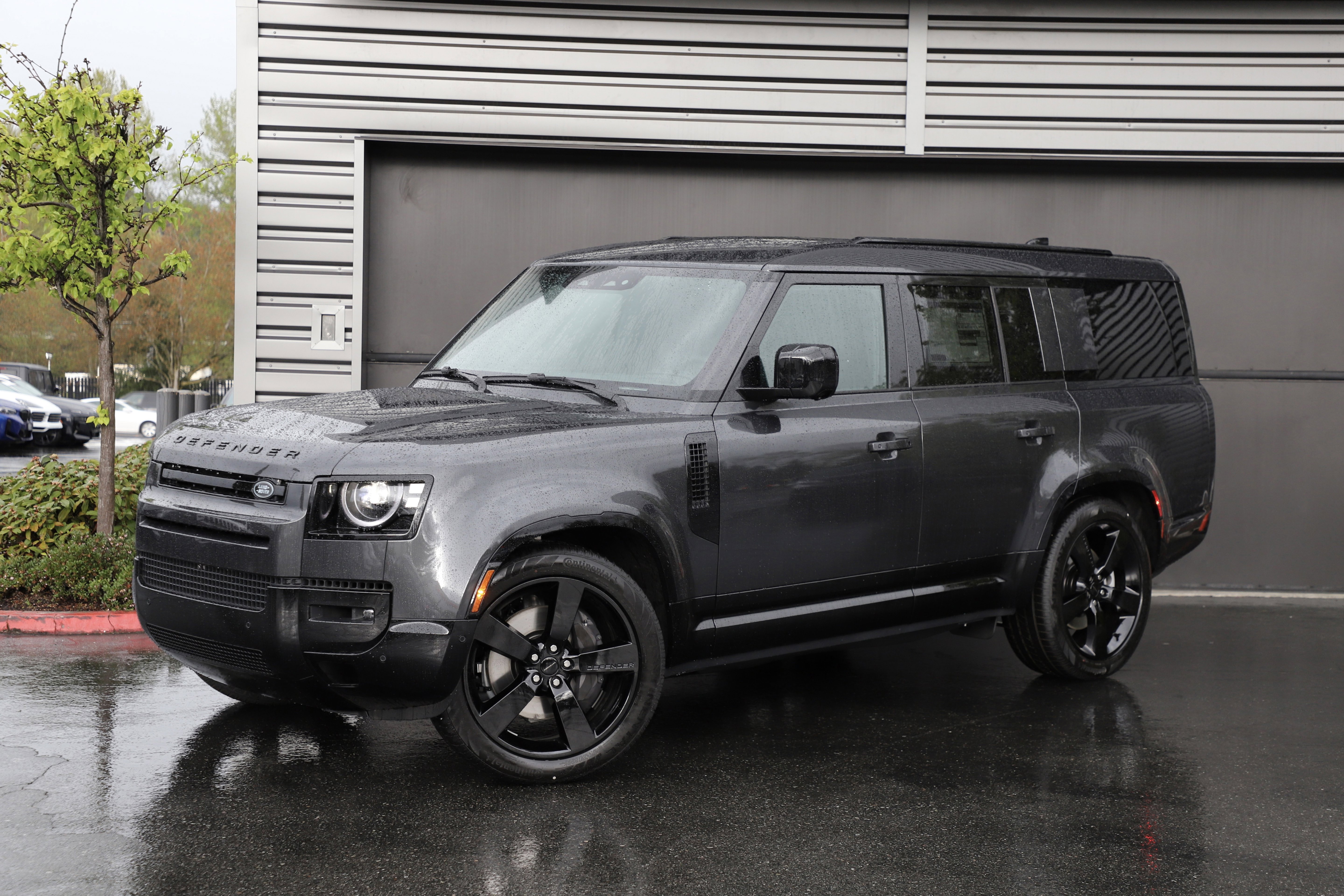 New 2026 Land Rover Defender 130 X-Dynamic SE AWD/4WD image 1