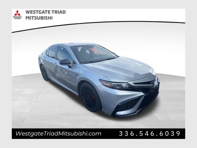 Used 2021 Toyota Camry SE image 1