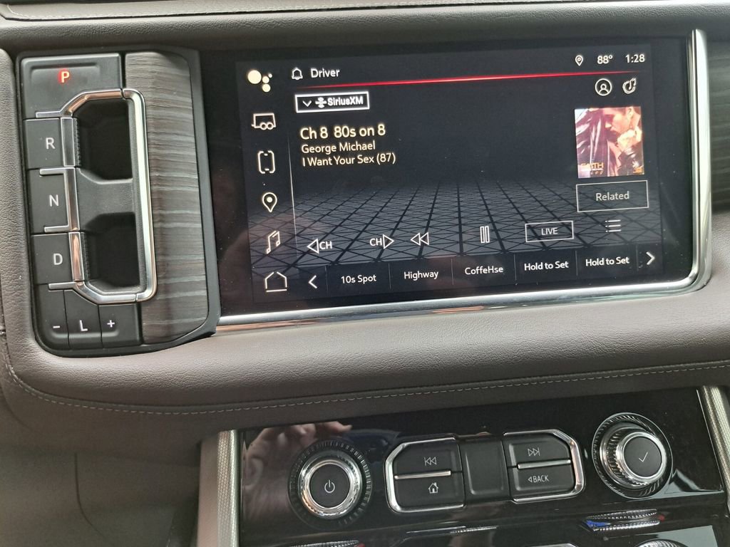 Used 2023 GMC Yukon Denali RWD image 9