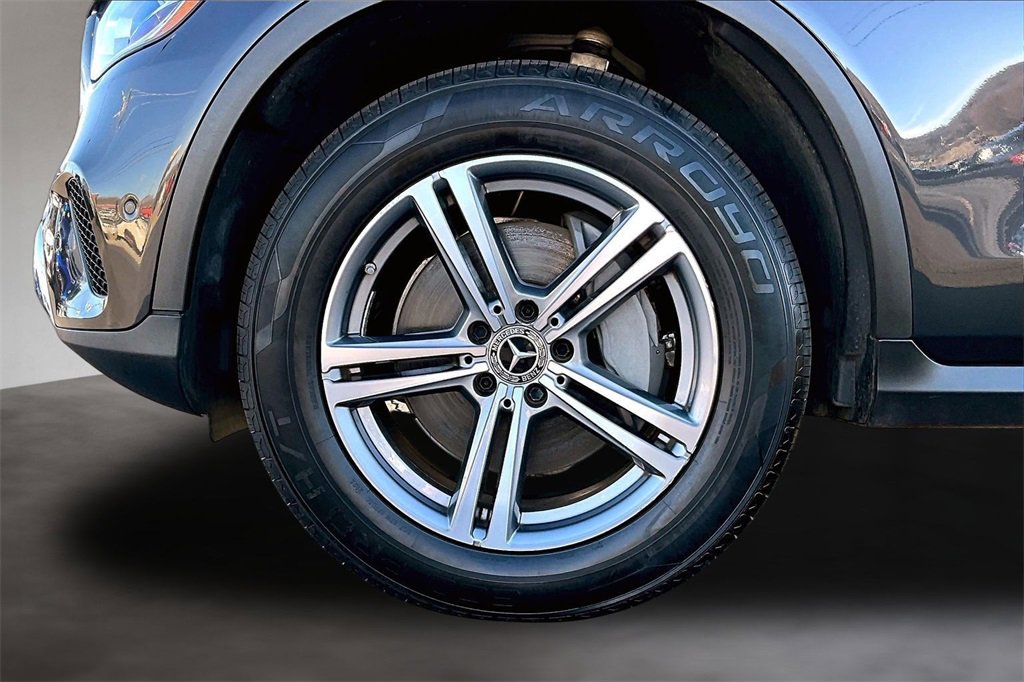 Used 2021 Mercedes-Benz GLC 300 4MATIC image 9