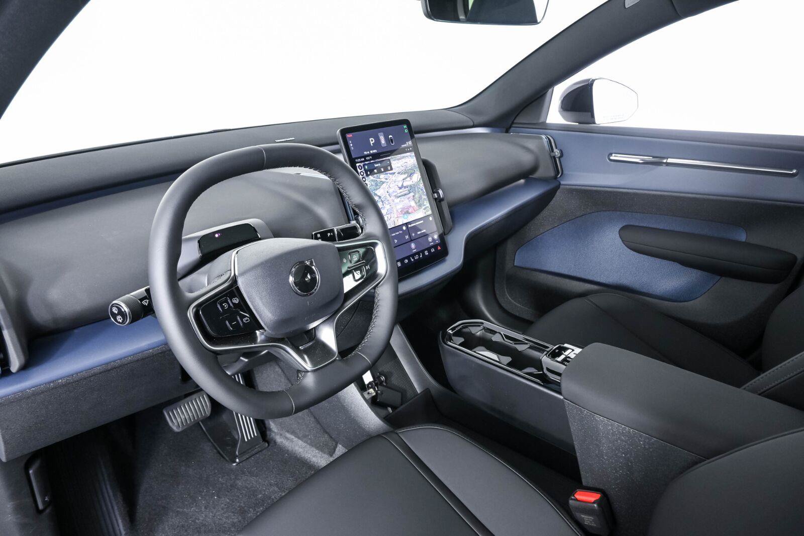 New 2026 Volvo EX30 Plus w/ Protection Package Premier AWD/4WD image 4