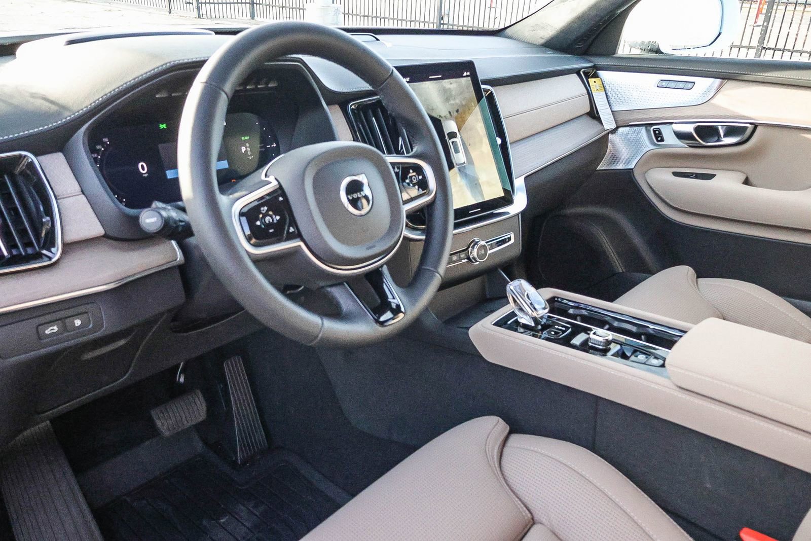 New 2026 Volvo XC90 T8 Ultra w/ Lounge Package image 27