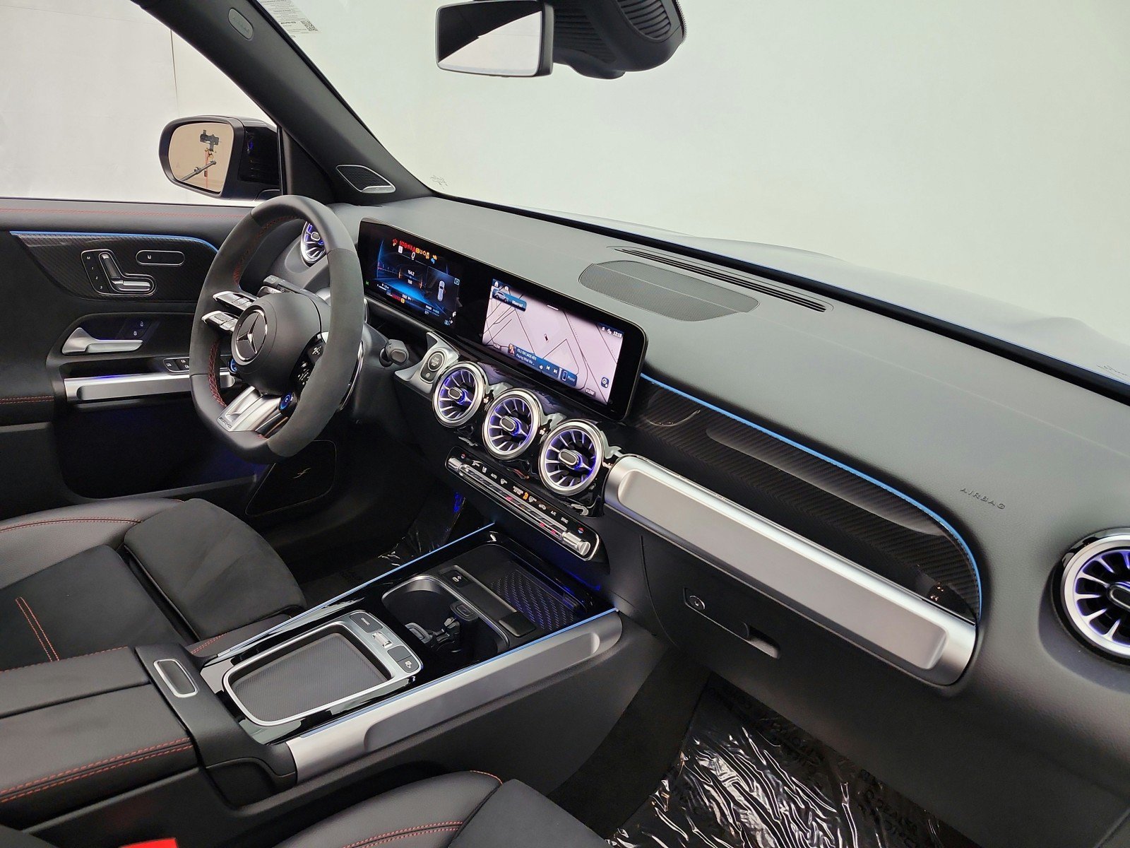 Used 2025 Mercedes-Benz GLB 35 AMG 4MATIC image 19
