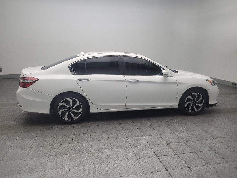 Used 2017 Honda Accord EX-L image 10