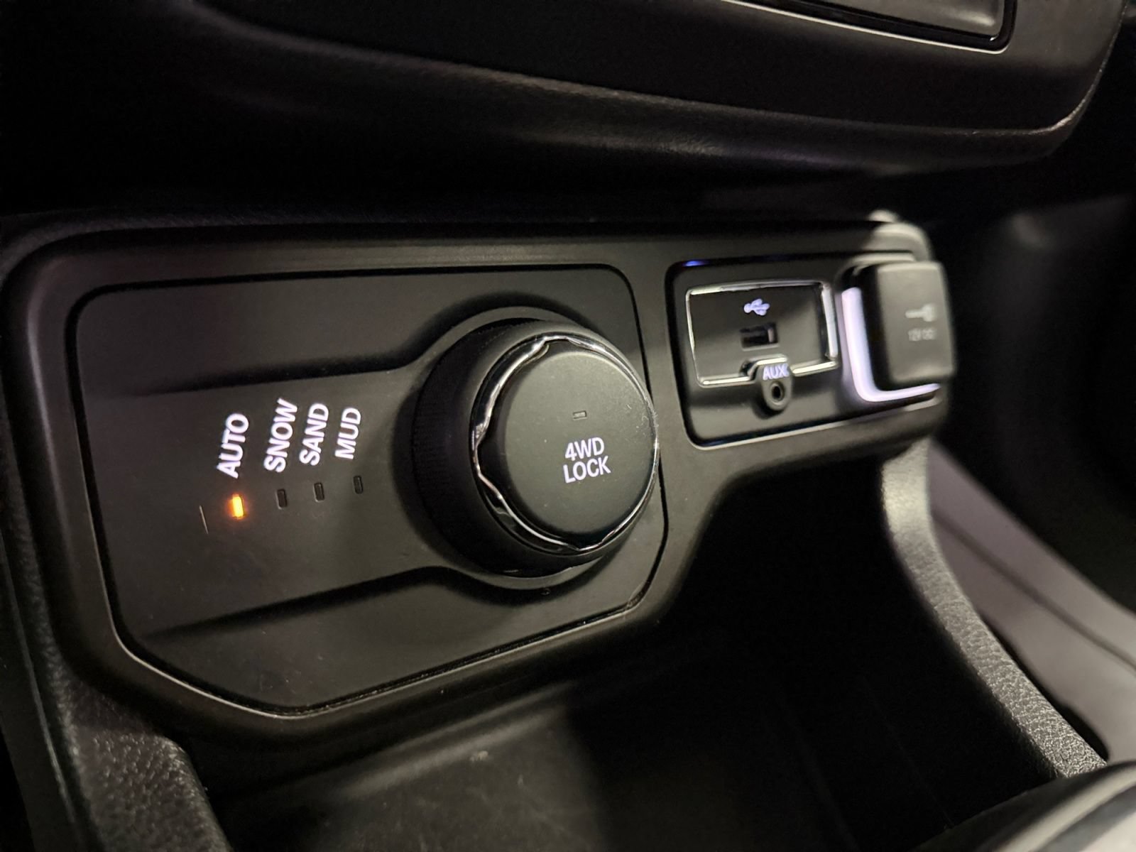 Used 2019 Jeep Renegade Sport w/ Sport Appearance Group AWD/4WD image 32
