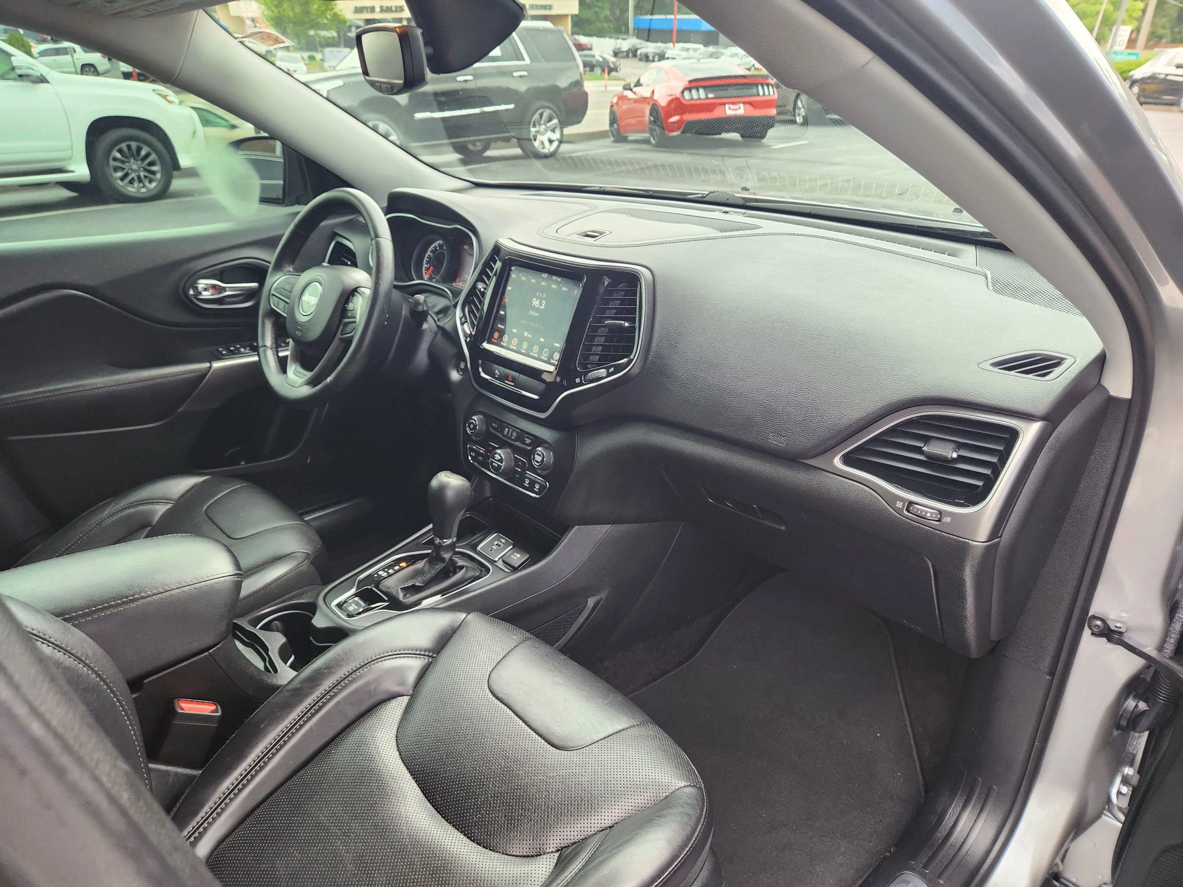 Used 2019 Jeep Cherokee Limited image 82