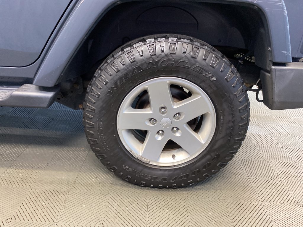 Certified 2017 Jeep Wrangler Unlimited Sahara w/ Connectivity Group AWD/4WD image 29