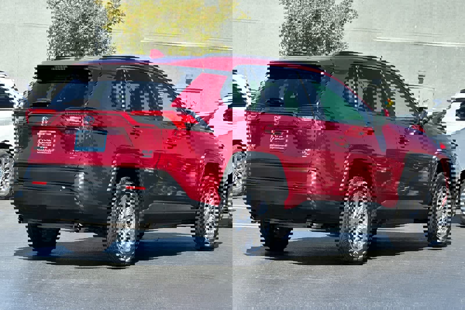 Used 2022 Toyota RAV4 XLE video 2