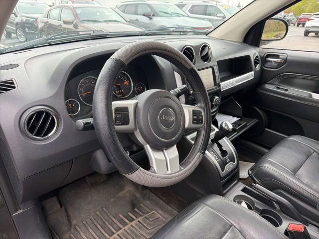 Used 2015 Jeep Compass High Altitude AWD/4WD image 16