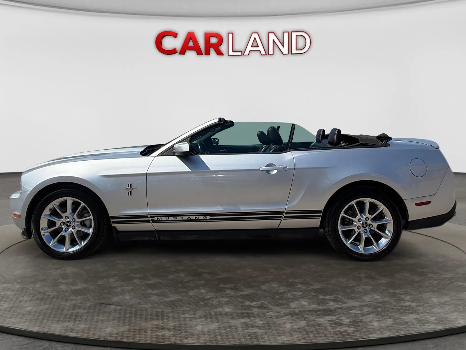 Used 2011 Ford Mustang Premium w/ 202A Rapid Spec Order Code RWD image 11
