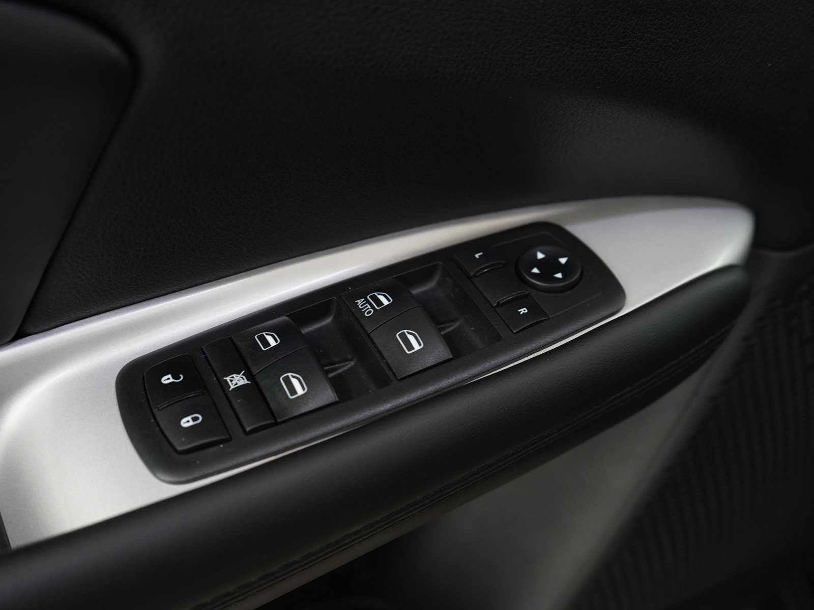 Used 2020 Dodge Journey SE FWD image 19