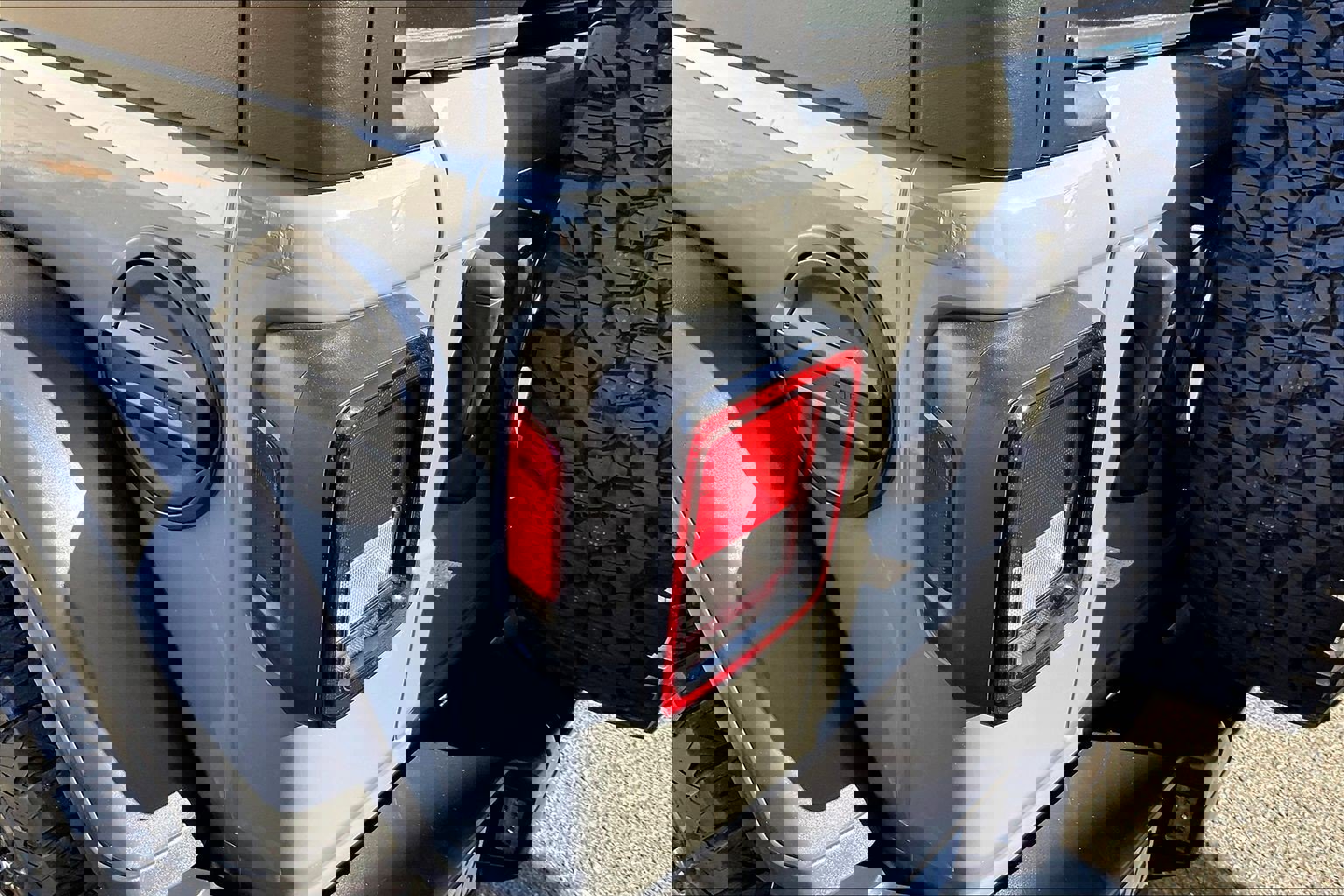 Used 2023 Jeep Wrangler Unlimited Rubicon image 27