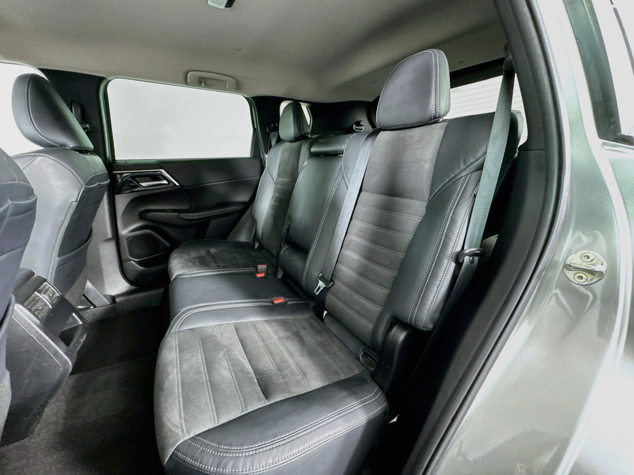Used 2022 Mitsubishi Outlander SEL Black Edition FWD image 24
