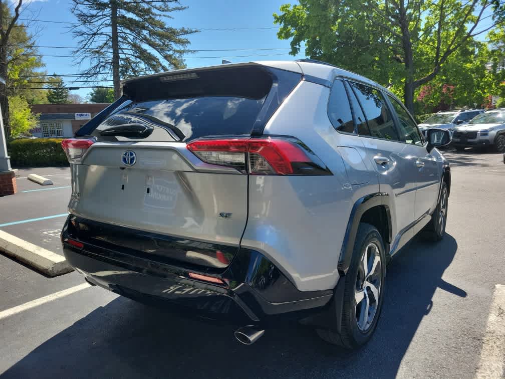 Used 2021 Toyota RAV4 SE w/ Weather & Moonroof Package AWD/4WD image 3