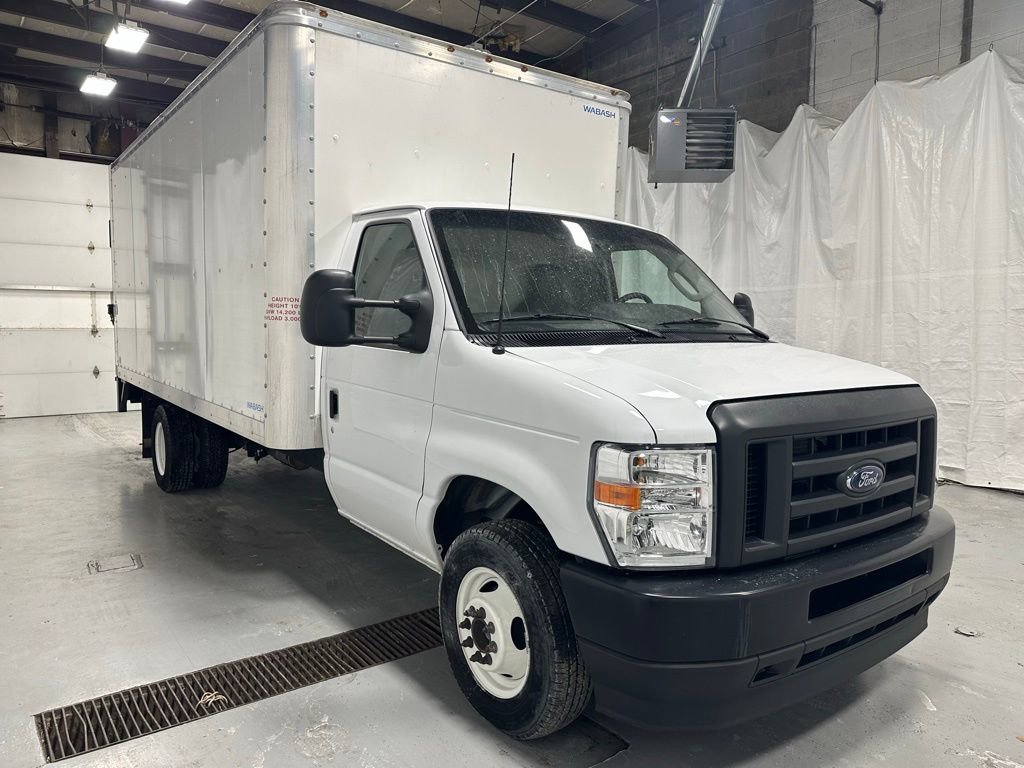 Used 2024 Ford E-350 and Econoline 350 Super Duty image 1