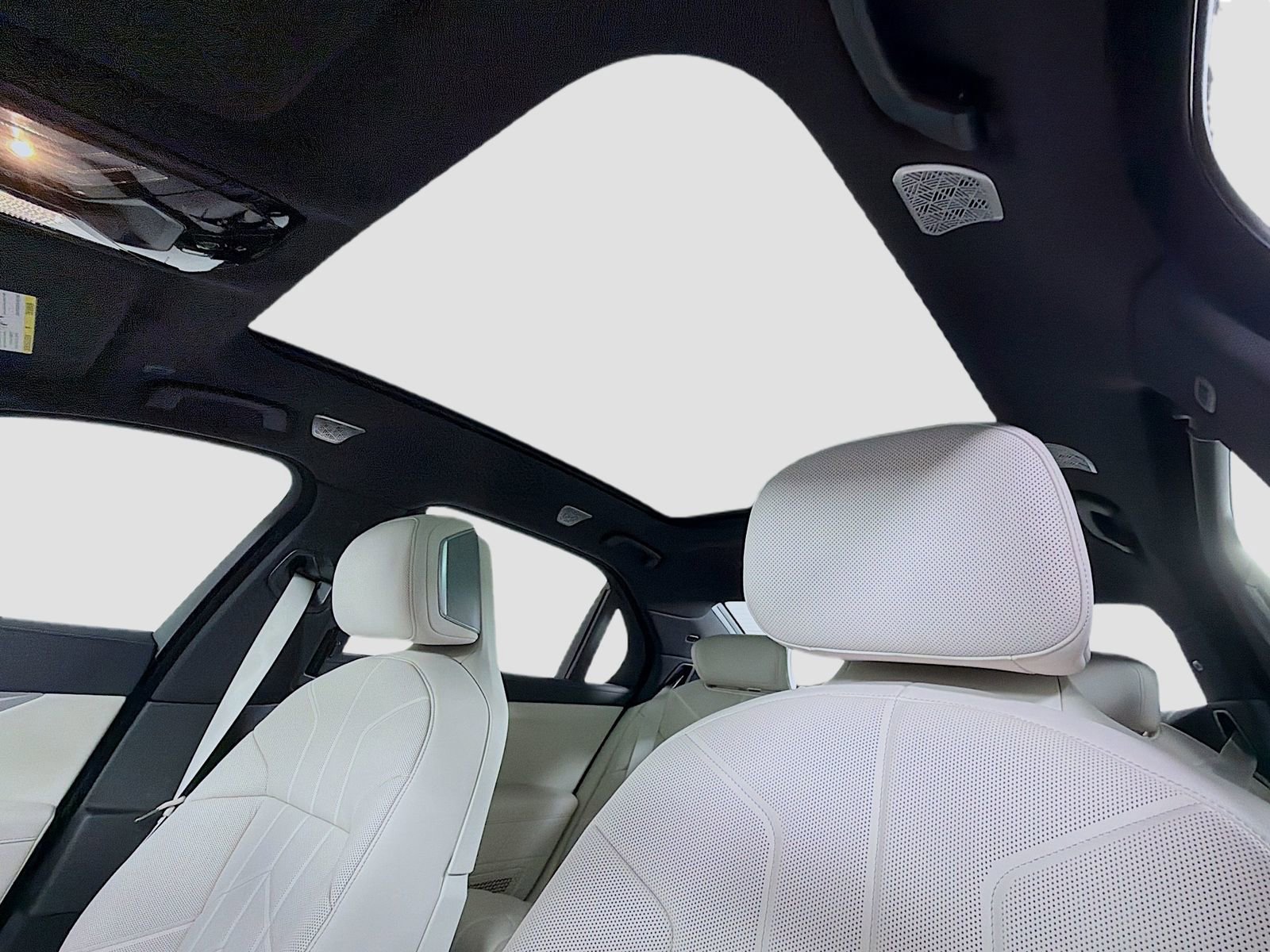 New 2026 BMW i7 xDrive60 w/ Executive Package image 15