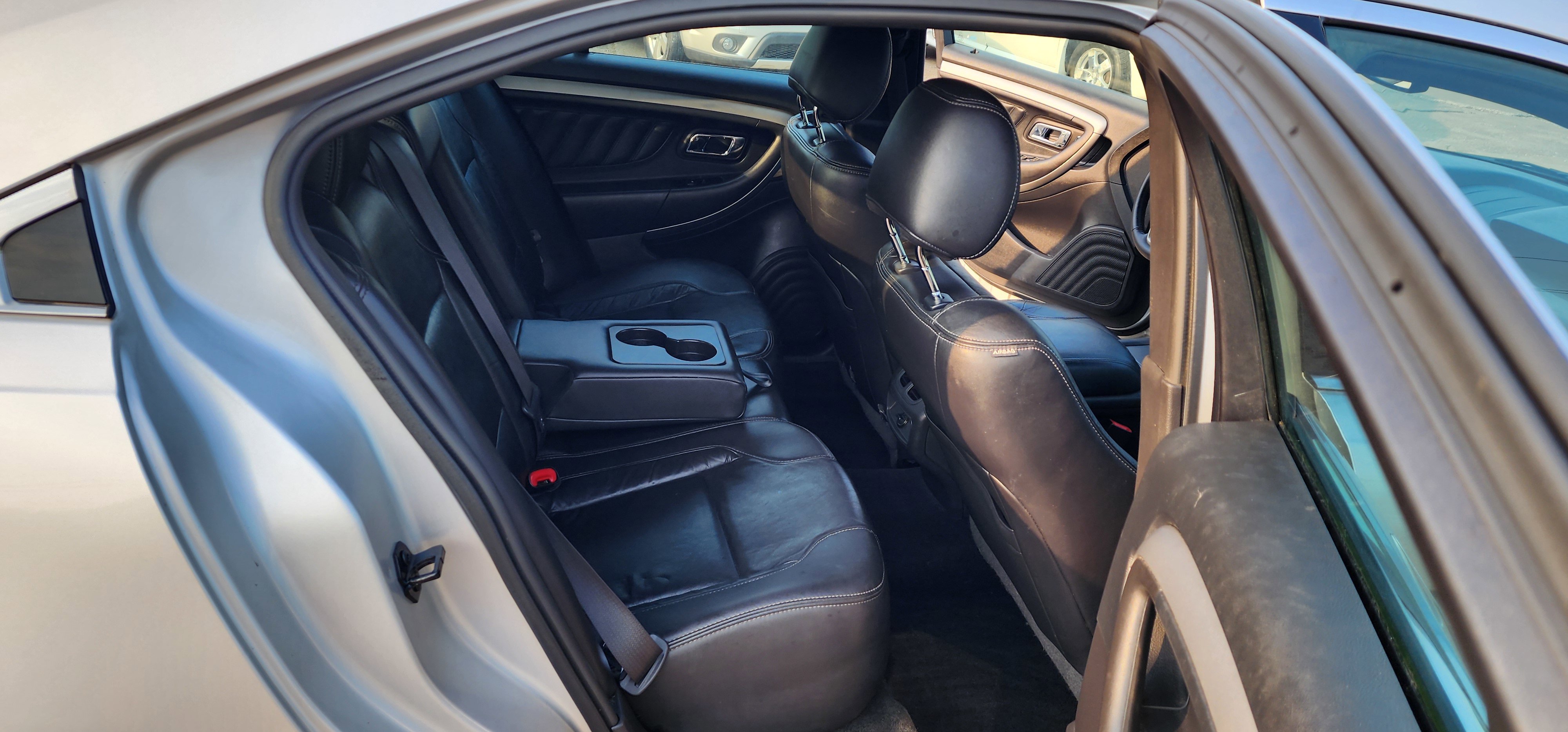 Used 2015 Ford Taurus SEL image 10